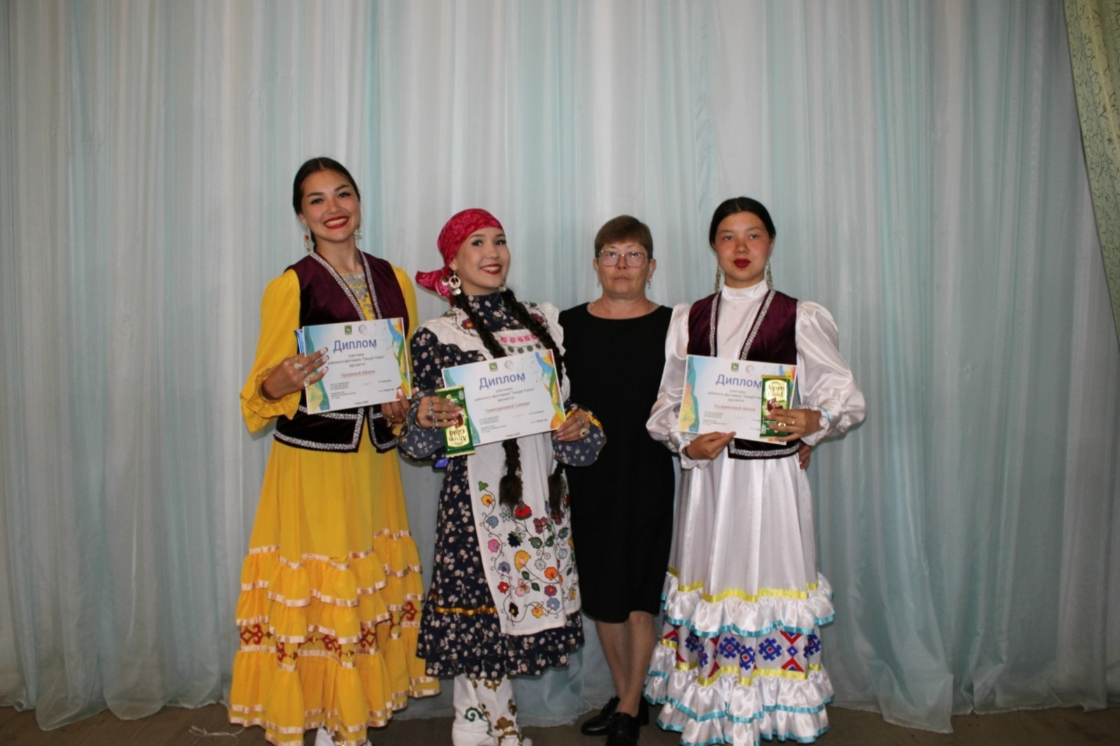 Һөйөндөк клубын дөрләтеүсе