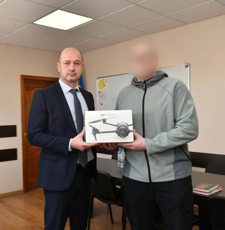 СВОих не бросаем: журналисты Башкирии передали товарищу на фронт БПЛА